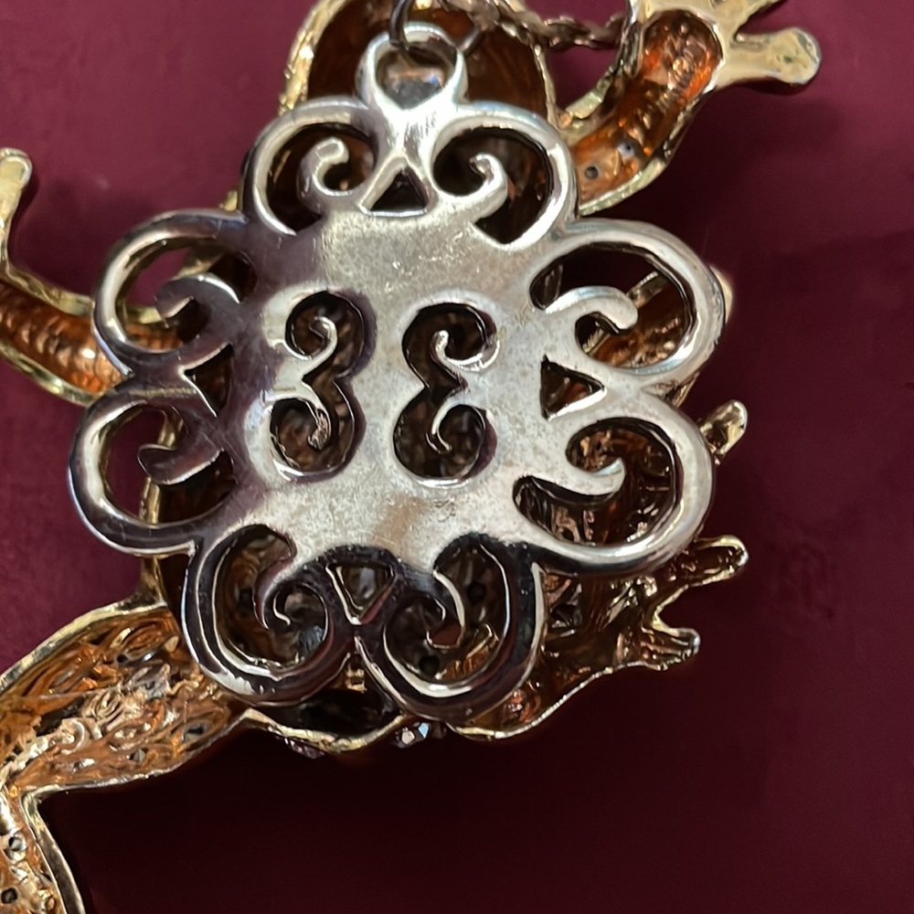 Gold tone Crystal Frog pendant - Picture 9 of 9